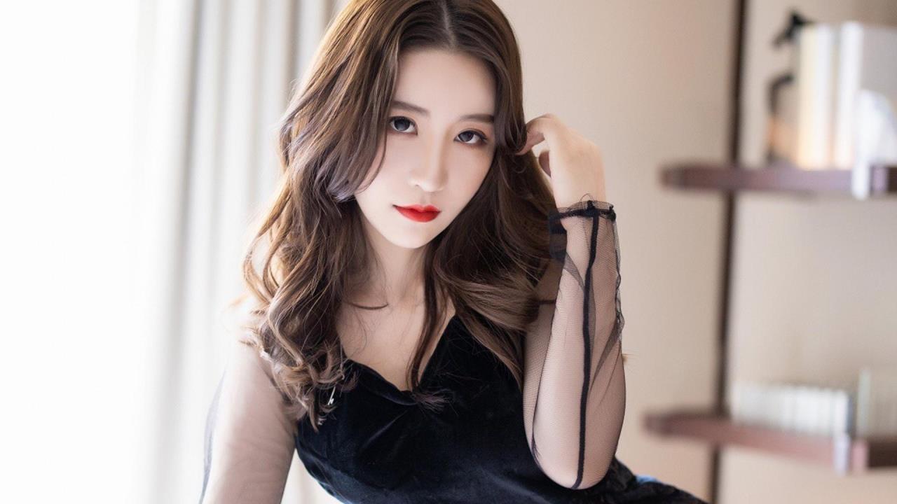黑料入口吃瓜: 社交媒体如何影响公众对明星的看法