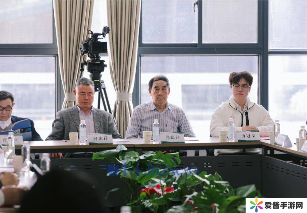 雷军武大开讲：雷军班背后的故事与成功哲学大揭秘