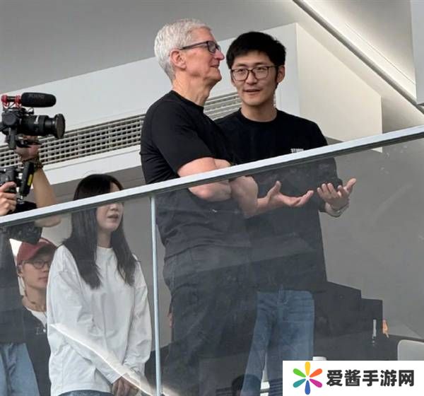 库克杭州行：探访影视飓风，共品下午茶何同学相伴