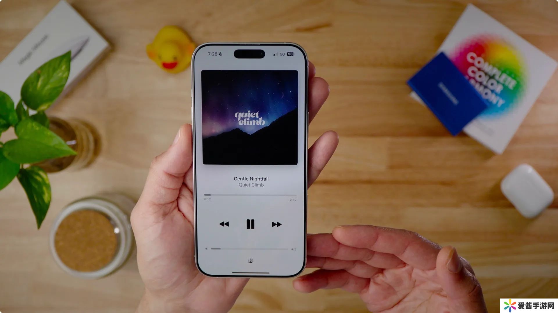 苹果 iOS 18.4 升级 Apple Music 体验，一键播放情绪歌单